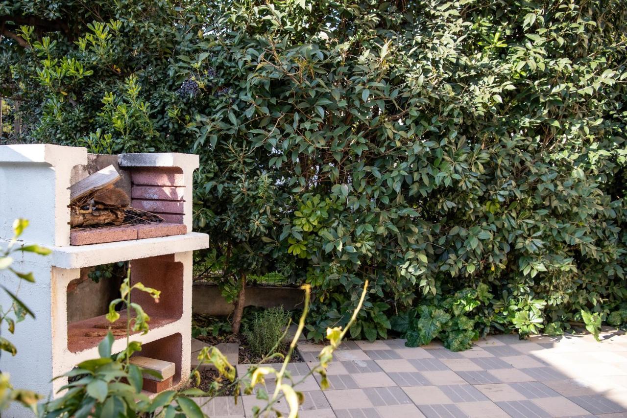 ホテル Borgo Nuovo Housing フチェッキオ エクステリア 写真